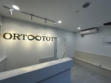 Completed Ortootot Centre commercial interior with fitted display plinths
